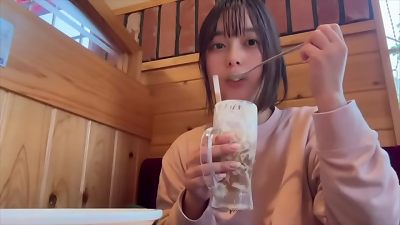 [A university student's daily routine] After going to a cafe and taking a walk, I stroked at home and came a lot...